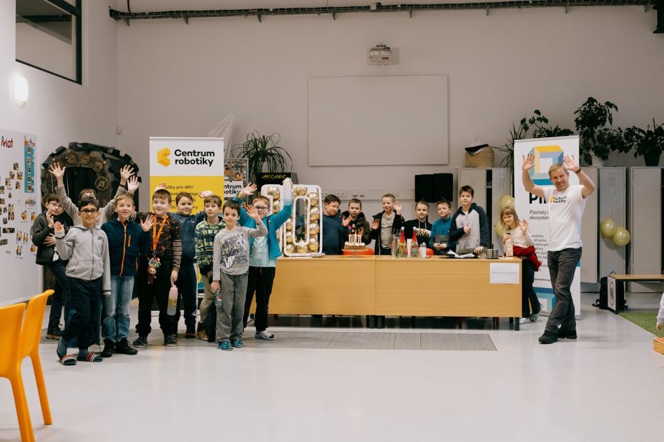 Foto: SITMP Děti slaví 10 let v Centru robotiky_zdroj SITMP